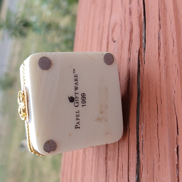 Bear doctor trinket box - Picture 3 of 4